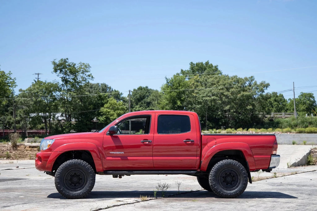 Rough Country 3.5 Bolt-On Lift Kit w/M1 Struts for 2005-2023 Tacoma - 74240