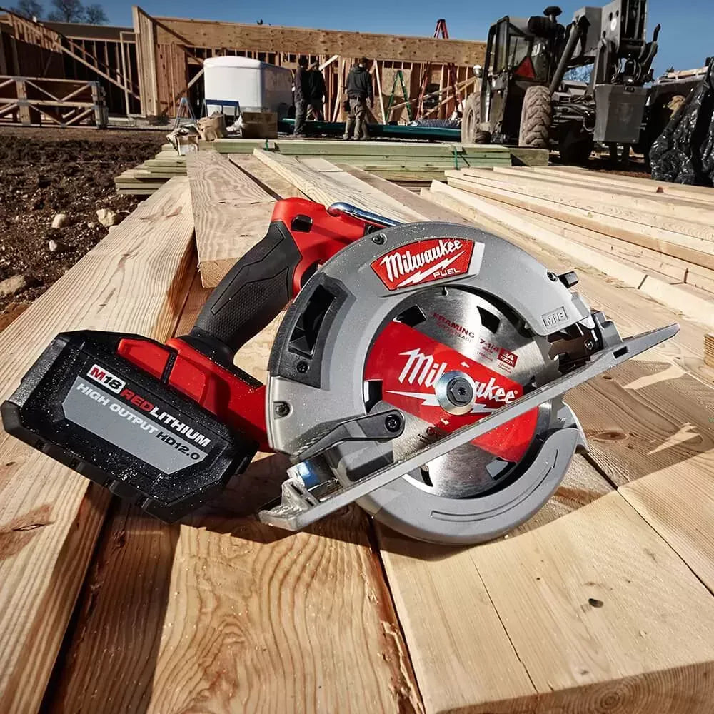 Milwaukee 2732-20 M18 FUEL 18V 7-1/4-Inch Brushless Circular Saw - Bare Tool