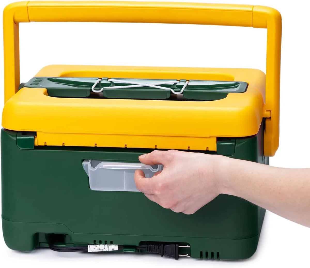 Presto 06019 8-Quart Nomad Traveling Slow Cooker, Locking Lid, Dry Erase Board, Green/Gold