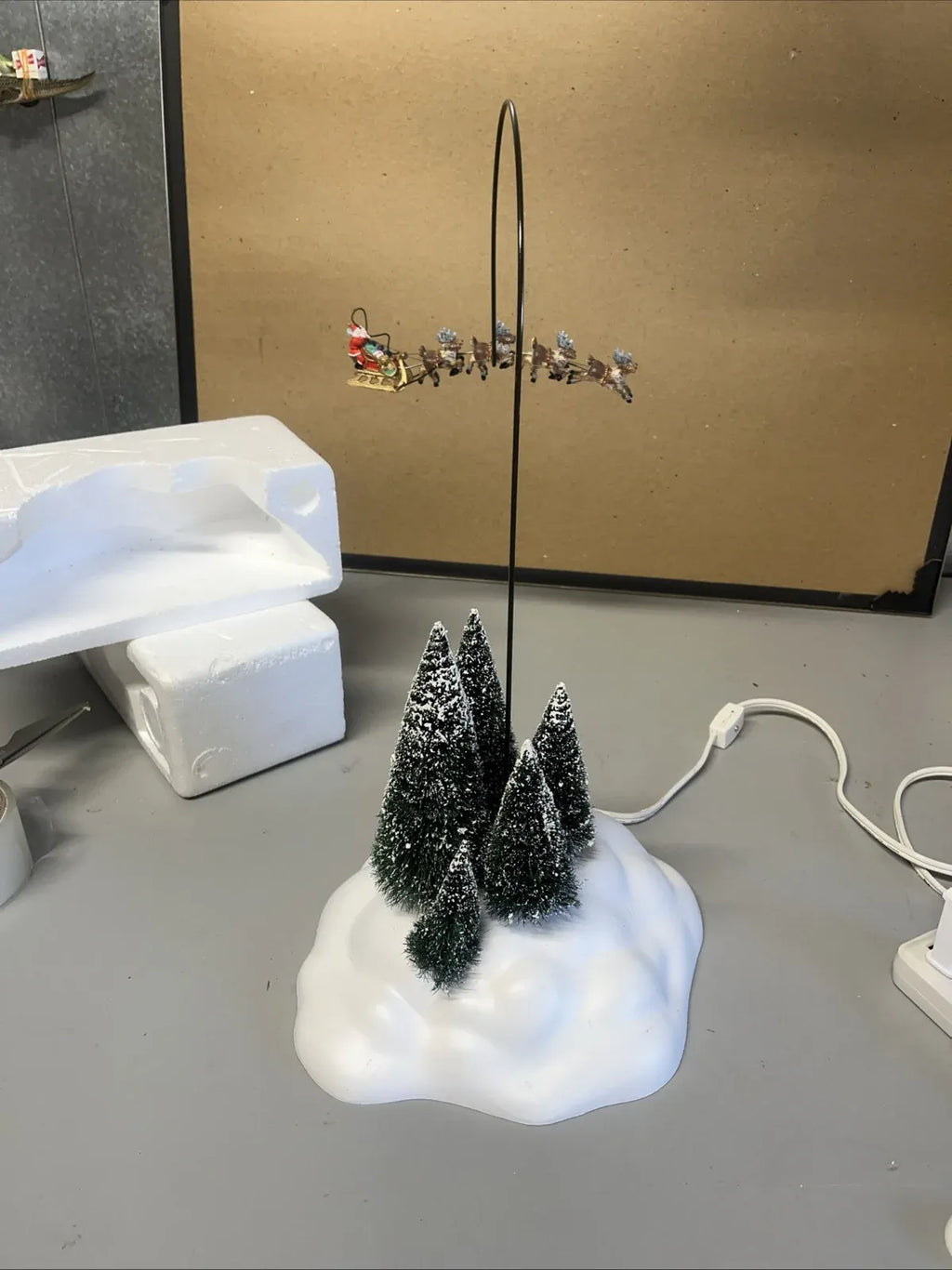 Department 56 Animated Reindeer And Sleigh Up Up & Away Holiday Christmas