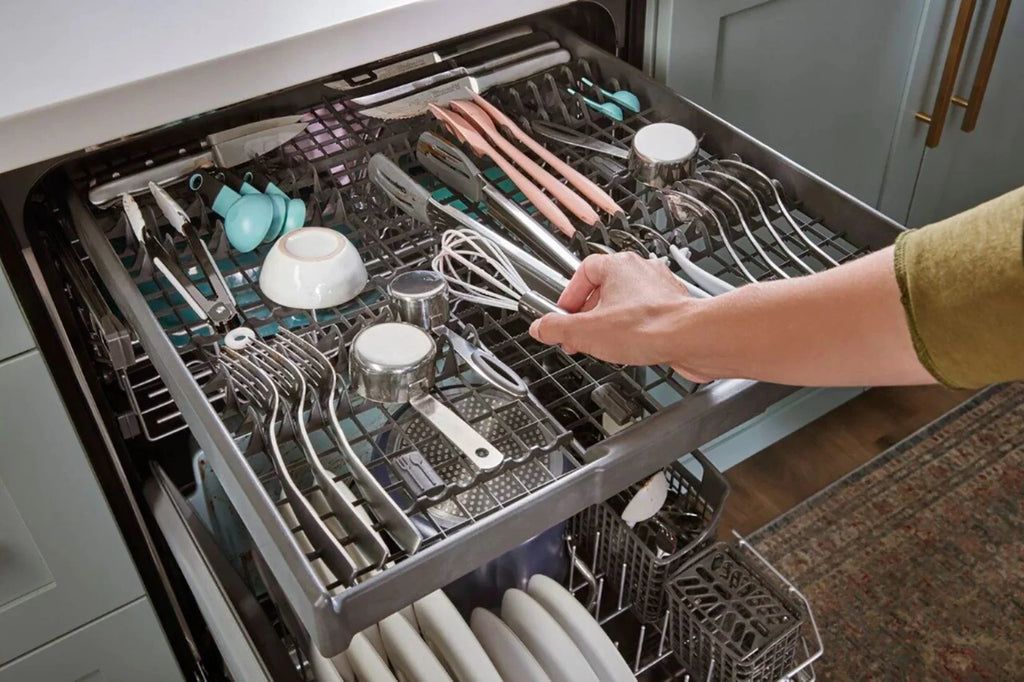 Whirlpool - 24 Top Control Built-In Dishwasher with Stainless Steel Tub, Large Capacity, 3rd Rack, 47 dBA - White