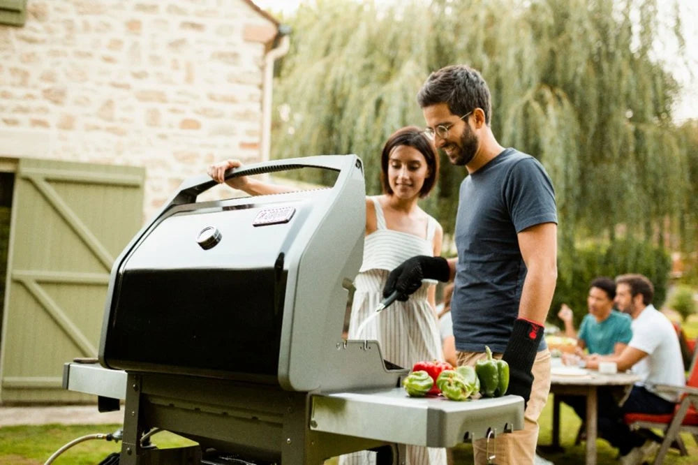 Weber - Spirit E-310 3-Burner Propane Gas Grill - Black