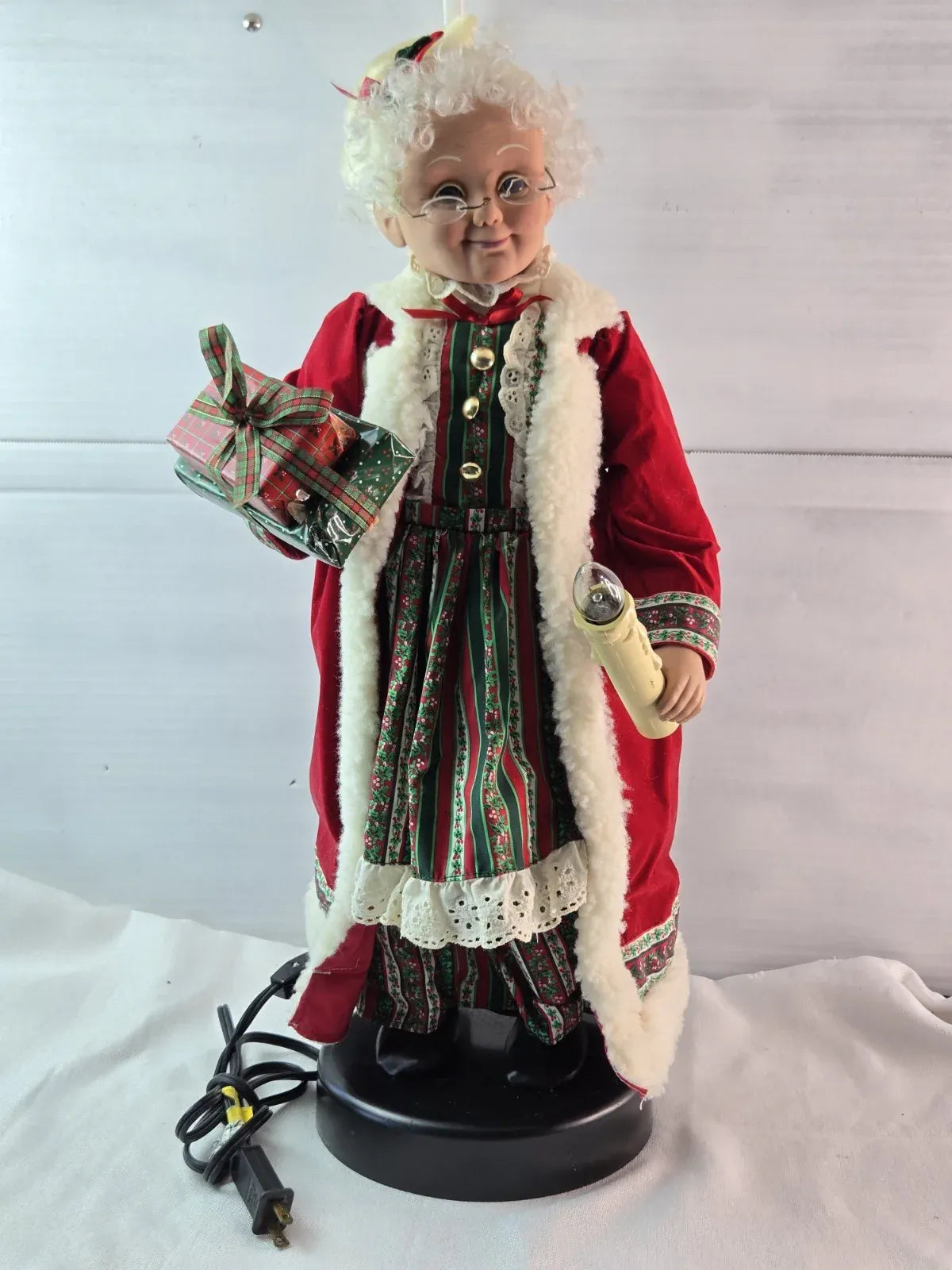 Vintage 1990's Santa's Best Animated Illuminated Mrs Claus Clause Figure *TESTED