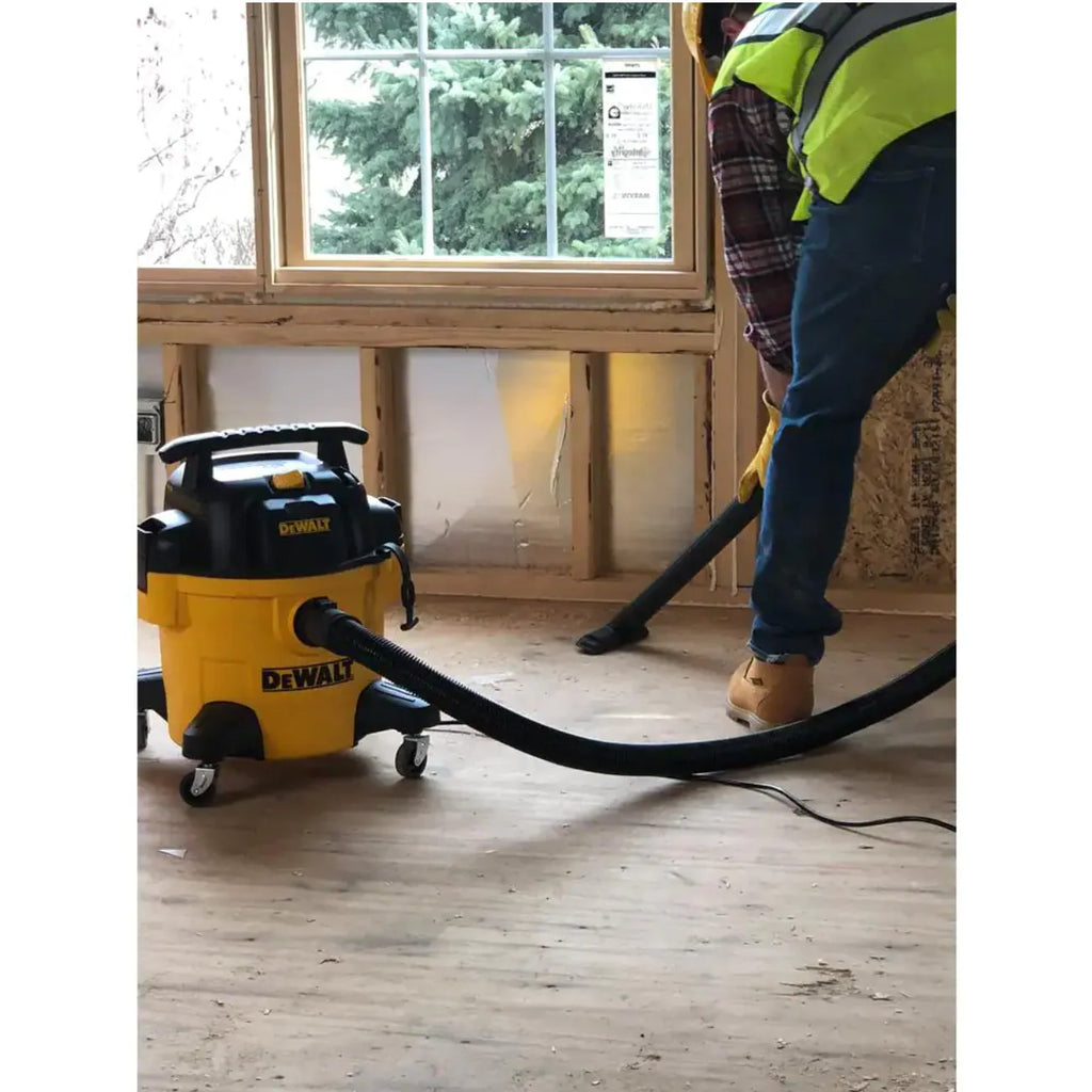 DW DXV06P 6 gallon Poly Wet/Dry Vacuum�� Yellow