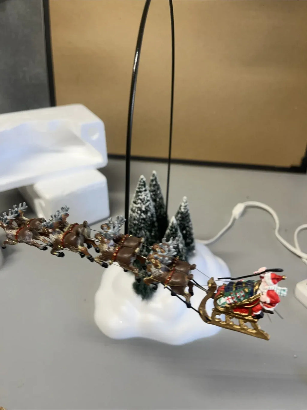Department 56 Animated Reindeer And Sleigh Up Up & Away Holiday Christmas