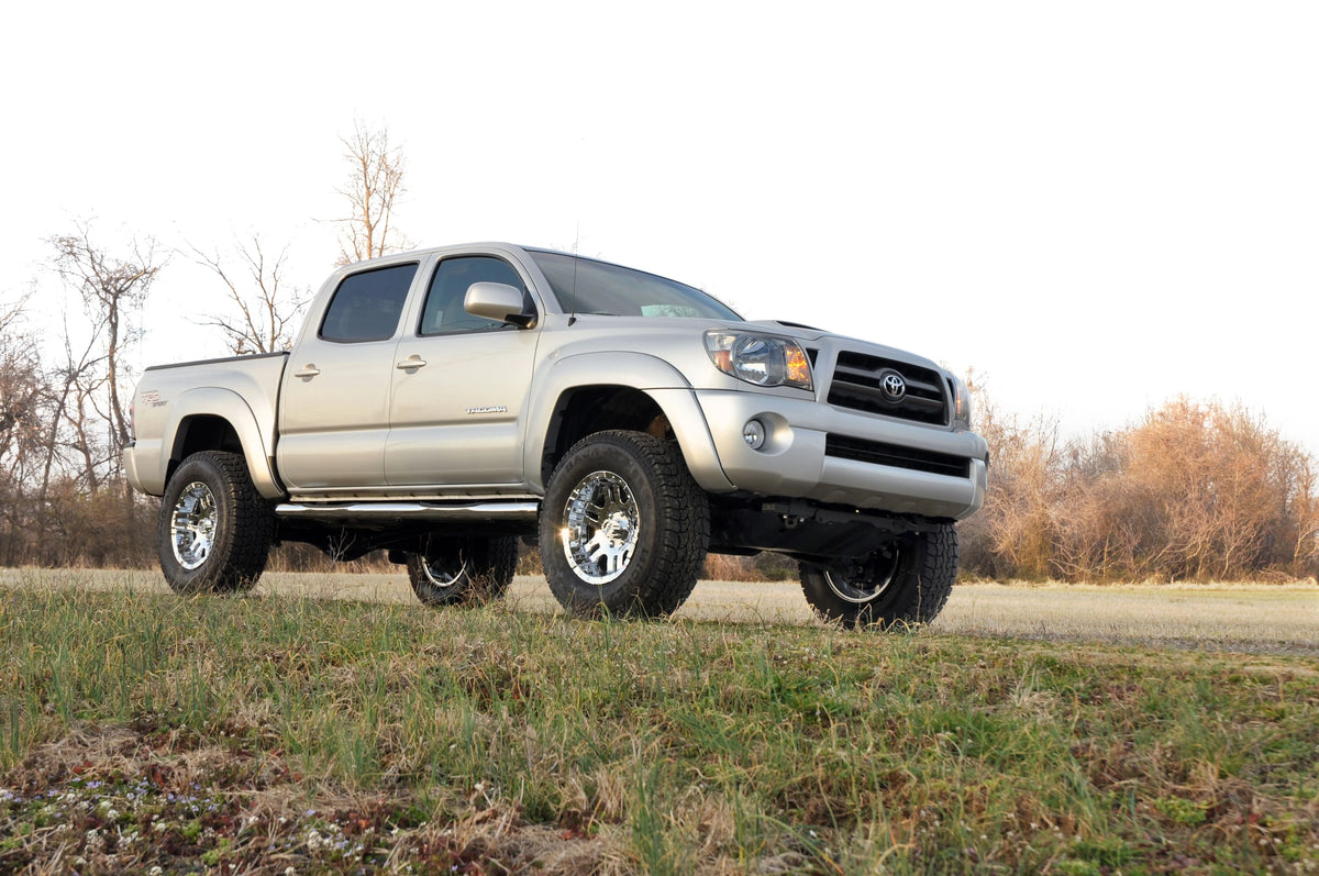 Rough Country 3 Lift Kit w/V2 Shocks for 2005-2023 Toyota Tacoma - 74570RED