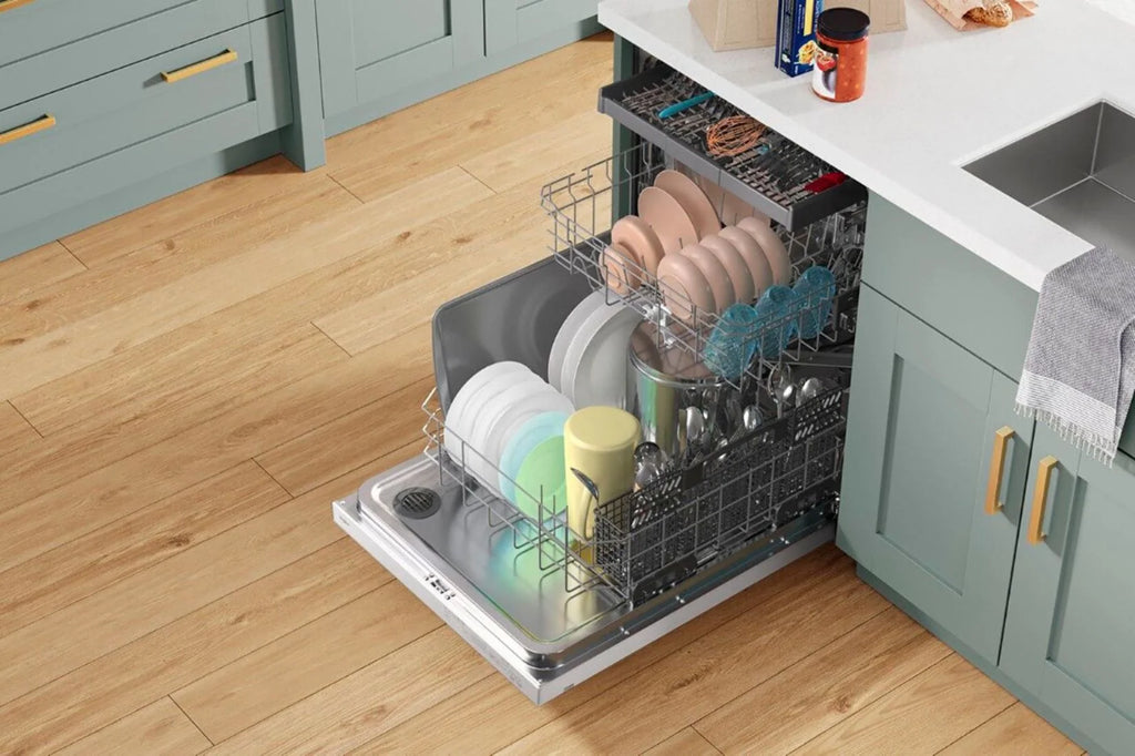 Whirlpool - 24 Top Control Built-In Dishwasher with Stainless Steel Tub, Large Capacity, 3rd Rack, 47 dBA - White