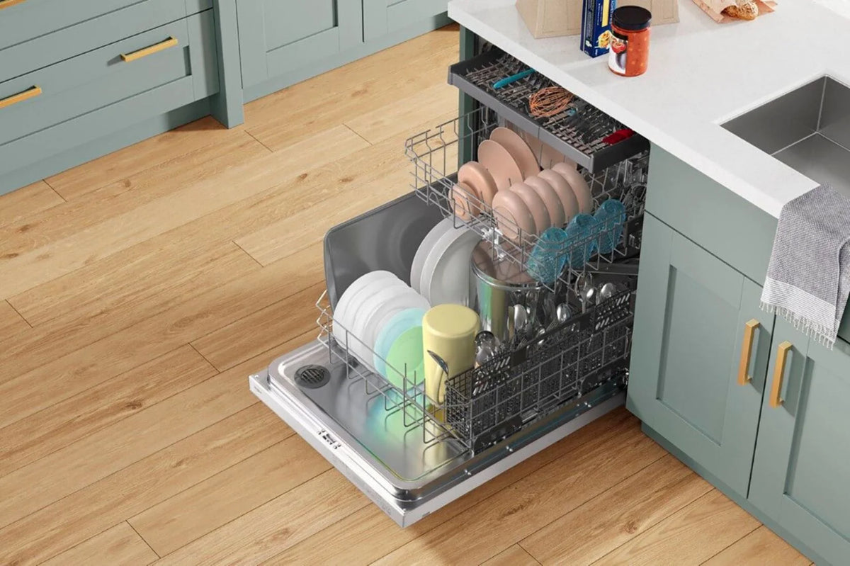 Whirlpool - 24 Top Control Built-In Dishwasher with Stainless Steel Tub, Large Capacity, 3rd Rack, 47 dBA - White