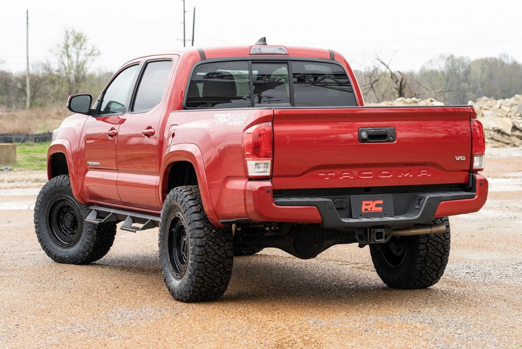 Rough Country 3.5 Bolt-On Lift Kit w/M1 Struts for 2005-2023 Tacoma - 74240