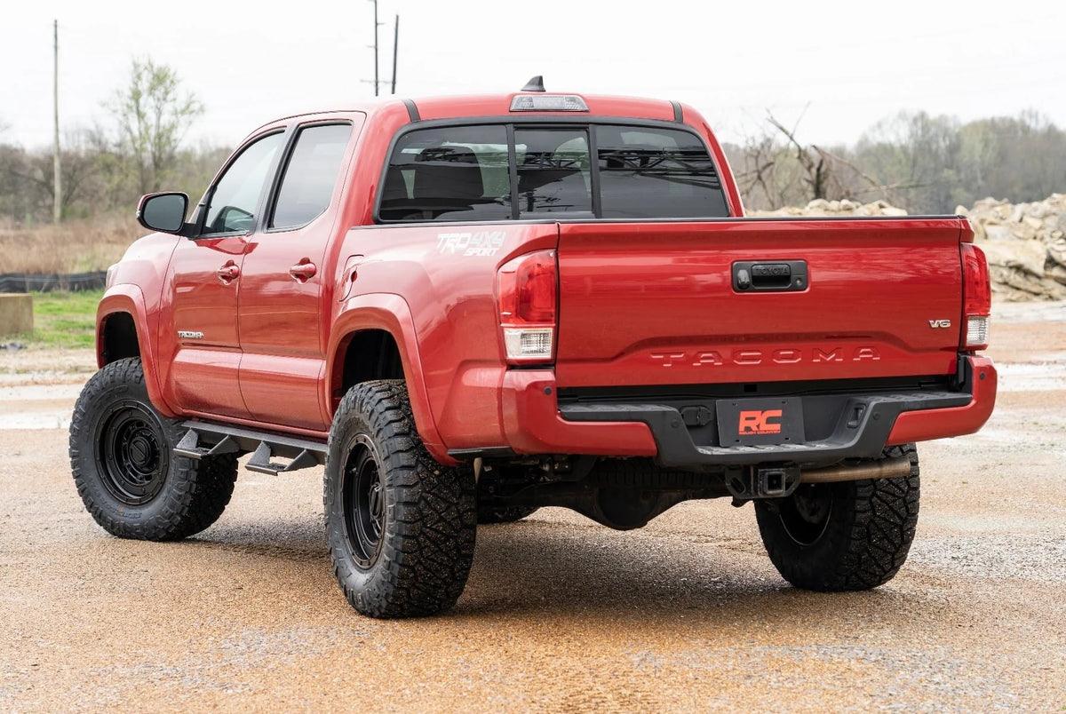 Rough Country 3.5 Bolt-On Lift Kit w/M1 Struts for 2005-2023 Tacoma - 74240