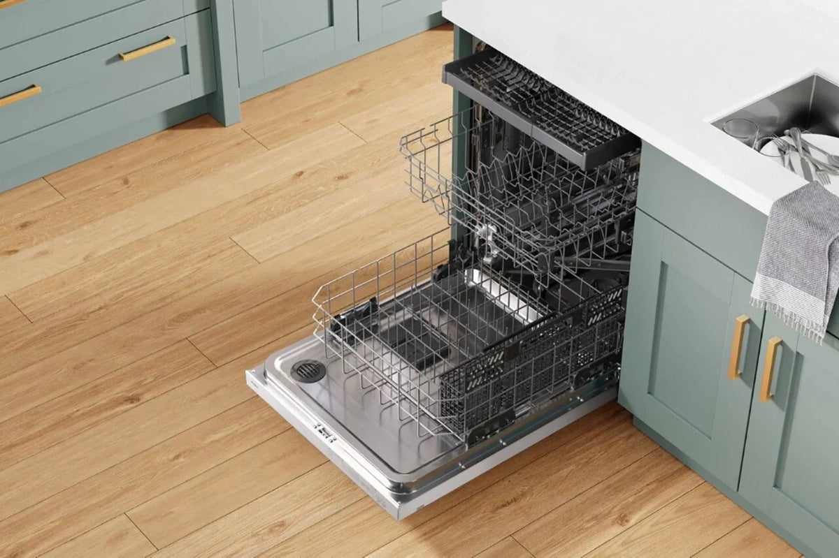 Whirlpool - 24 Top Control Built-In Dishwasher with Stainless Steel Tub, Large Capacity, 3rd Rack, 47 dBA - White