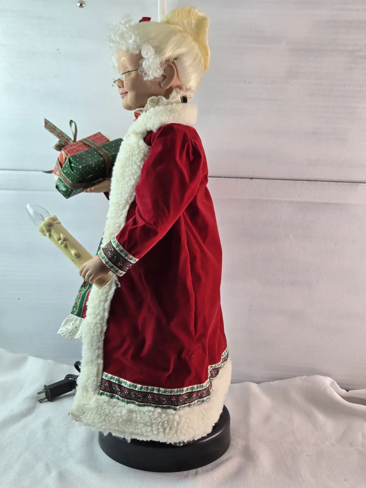 Vintage 1990's Santa's Best Animated Illuminated Mrs Claus Clause Figure *TESTED