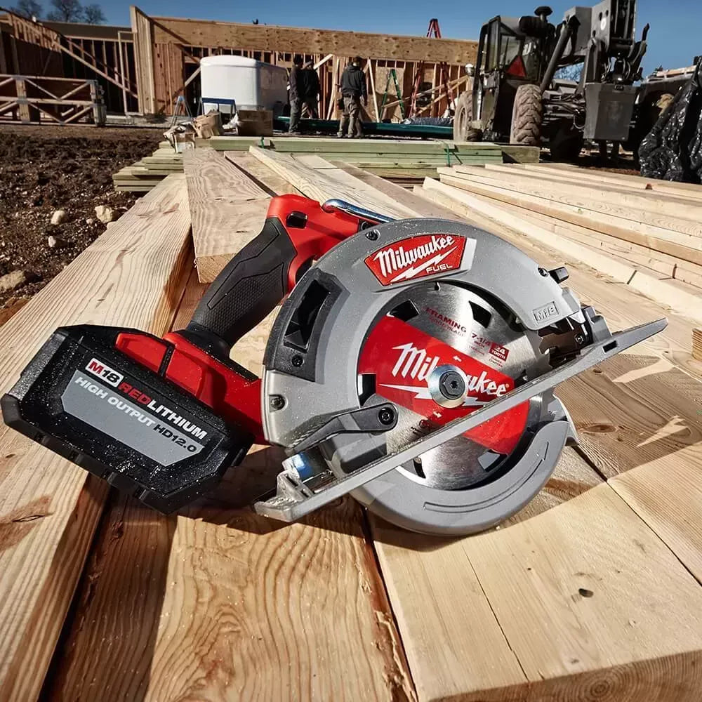 Milwaukee 48-59-1861 M18 FORGE 18V Battery Charger Combo Kit w/ M18 Circular Saw