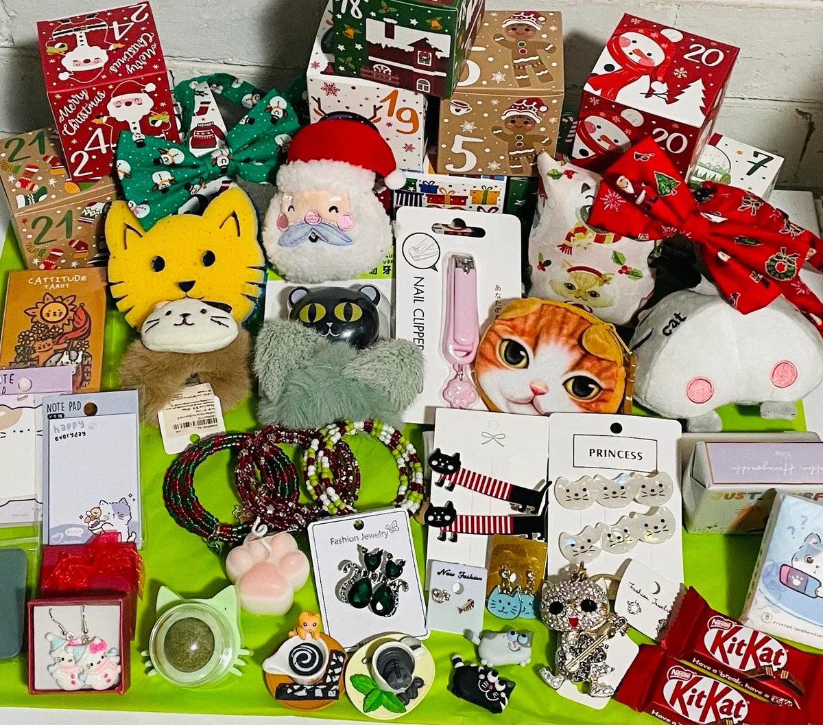 Advent Calendar with 24 Cat-Themed Gifts and Daily Surprises