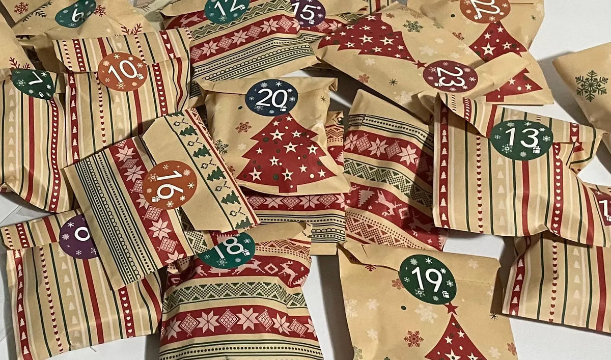 Advent Calendar with 24 Cat-Themed Gifts and Daily Surprises